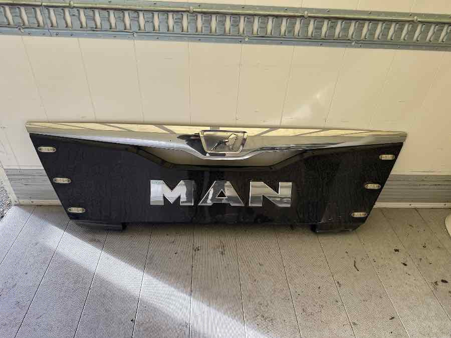 MAN MIDDEL FRONT PANEL 81.61150-6094 - Αμάξωμα και εξωτερικό για Φορτηγό: φωτογραφία 1 MAN MIDDEL FRONT PANEL 81.61150-6094 - Αμάξωμα και εξωτερικό για Φορτηγό: φωτογραφία 1