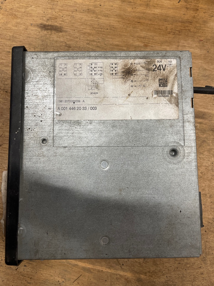 MERCEDES Tachograph A0014462033 /003 1381.2070000039A - Καμπίνα και εσωτερικό για Φορτηγό: φωτογραφία 1 MERCEDES Tachograph A0014462033 /003 1381.2070000039A - Καμπίνα και εσωτερικό για Φορτηγό: φωτογραφία 1