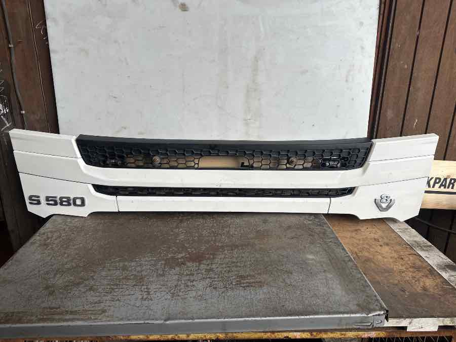 SCANIA NGR GRILL LOWER - Αμάξωμα και εξωτερικό για Φορτηγό: φωτογραφία 1 SCANIA NGR GRILL LOWER - Αμάξωμα και εξωτερικό για Φορτηγό: φωτογραφία 1