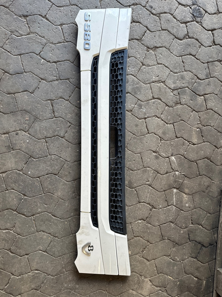 SCANIA NGR GRILL LOWER - Αμάξωμα και εξωτερικό για Φορτηγό: φωτογραφία 1 SCANIA NGR GRILL LOWER - Αμάξωμα και εξωτερικό για Φορτηγό: φωτογραφία 1