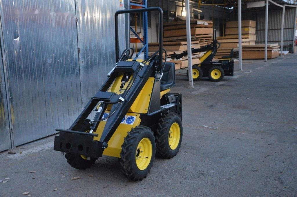 Tur Poland Miniradlader Miniloader Mini hoflader TUR N 520 Briggs&Stratton - Φορτωτής πλάγιας ολίσθησης: φωτογραφία 3 Tur Poland Miniradlader Miniloader Mini hoflader TUR N 520 Briggs&Stratton - Φορτωτής πλάγιας ολίσθησης: φωτογραφία 3