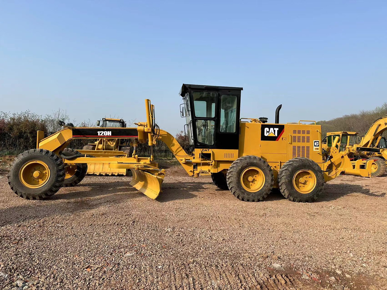 CATERPILLAR 120H motor grader - Γκρέιντερ: φωτογραφία 1 CATERPILLAR 120H motor grader - Γκρέιντερ: φωτογραφία 1