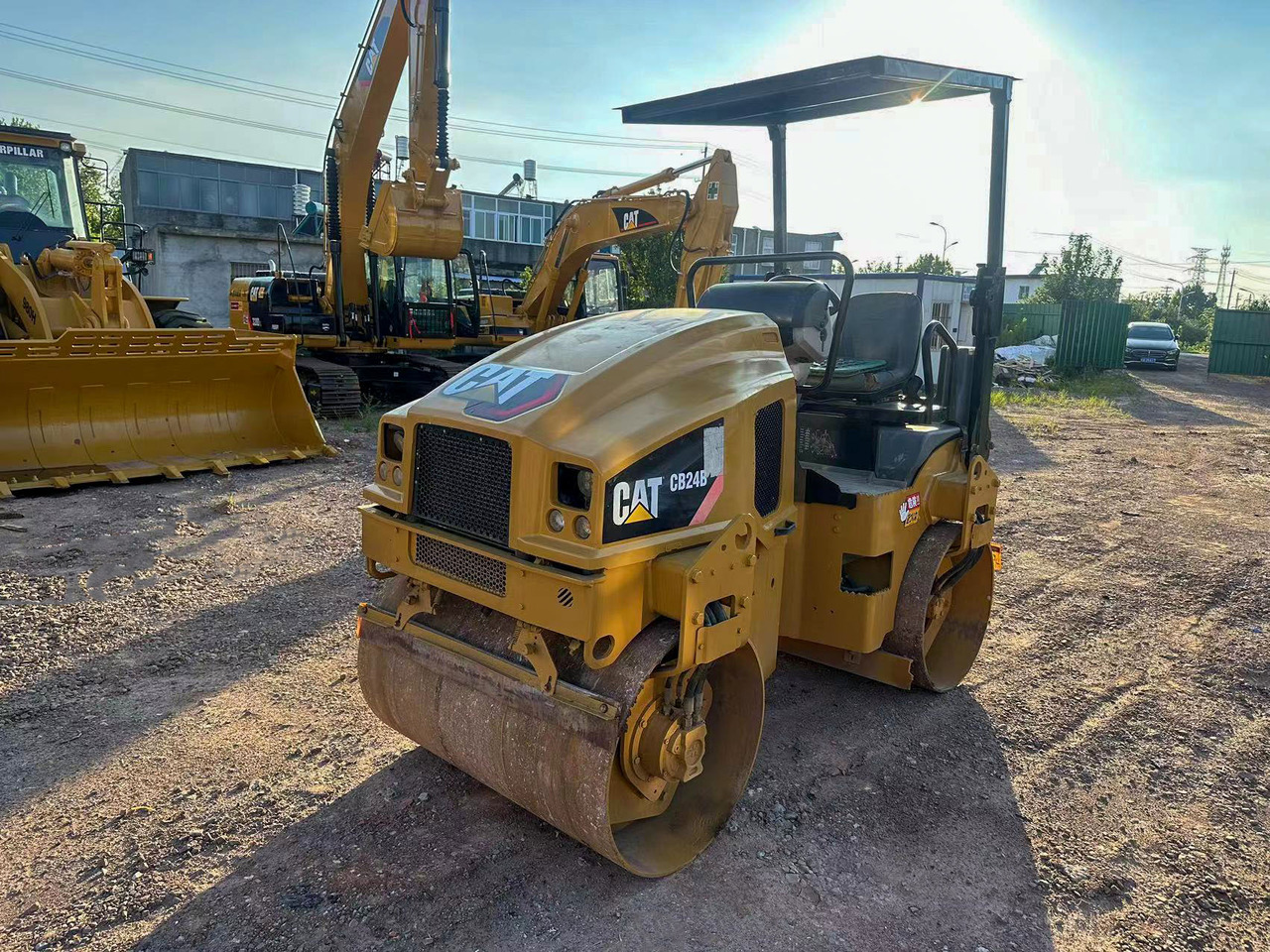 CATERPILLAR CB24B - Οδοστρωτήρας: φωτογραφία 2 CATERPILLAR CB24B - Οδοστρωτήρας: φωτογραφία 2