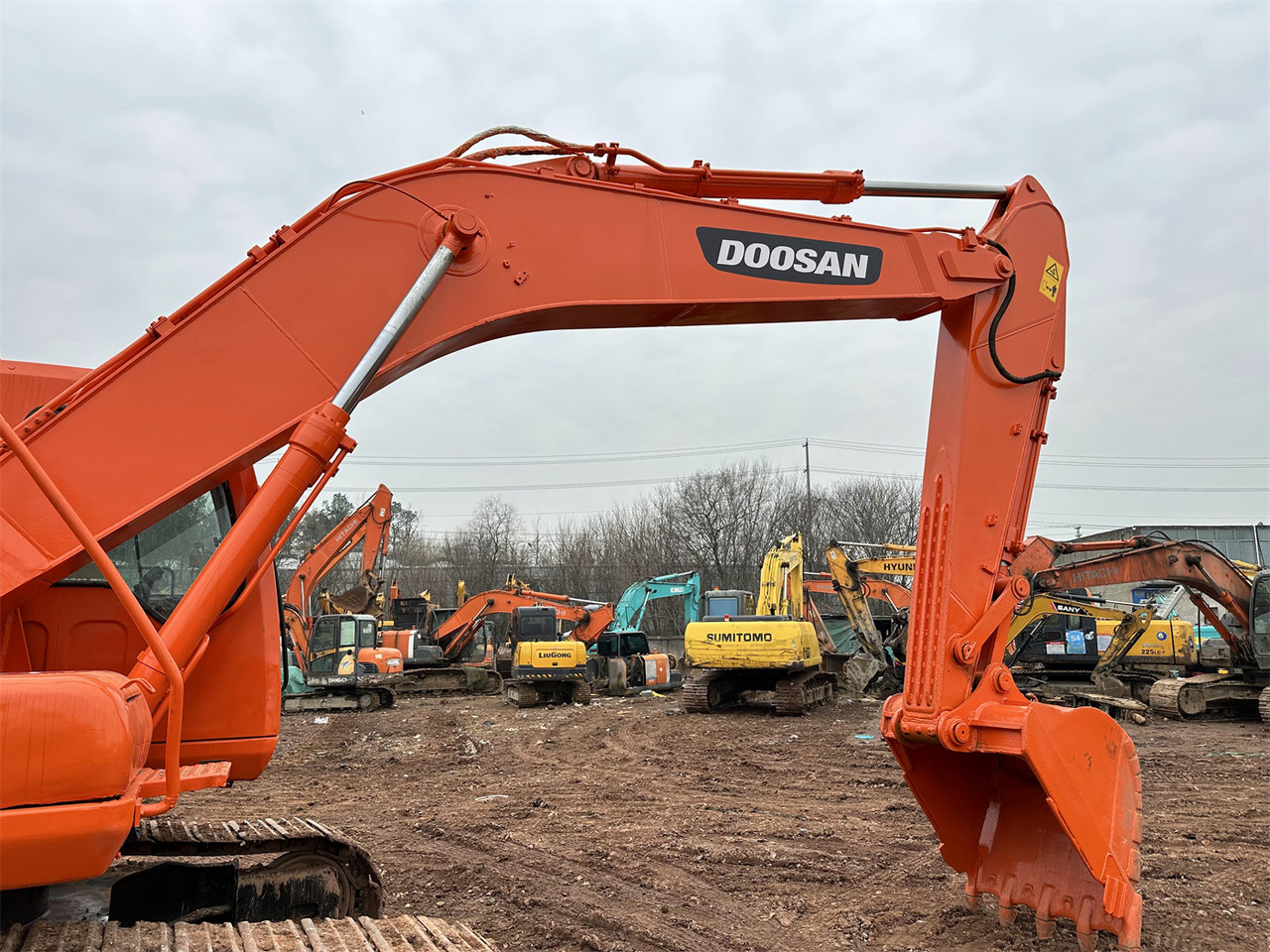 DOOSAN DH220 excavator - Ερπυστριοφόρος εκσκαφέας: φωτογραφία 4 DOOSAN DH220 excavator - Ερπυστριοφόρος εκσκαφέας: φωτογραφία 4