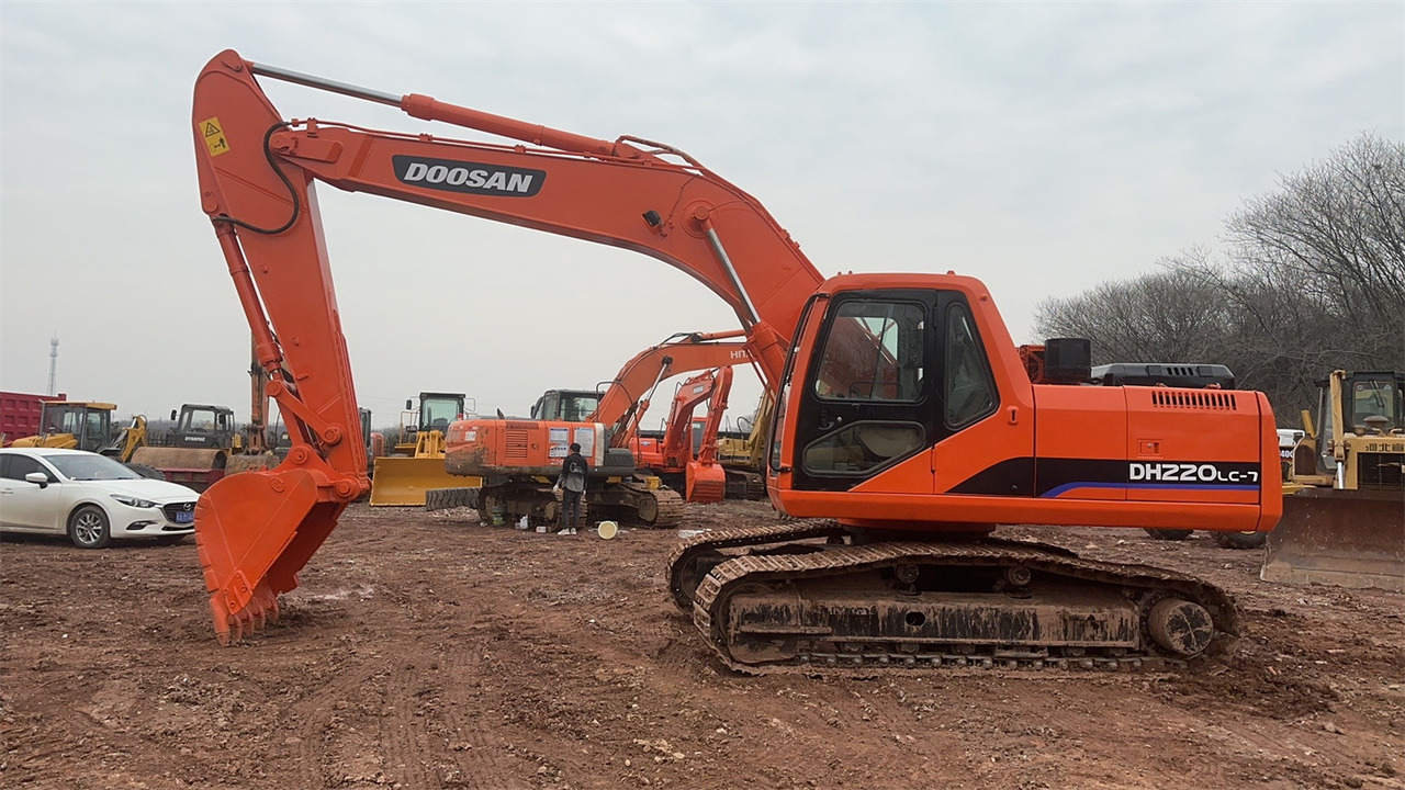 DOOSAN DH220 - Ερπυστριοφόρος εκσκαφέας: φωτογραφία 1 DOOSAN DH220 - Ερπυστριοφόρος εκσκαφέας: φωτογραφία 1