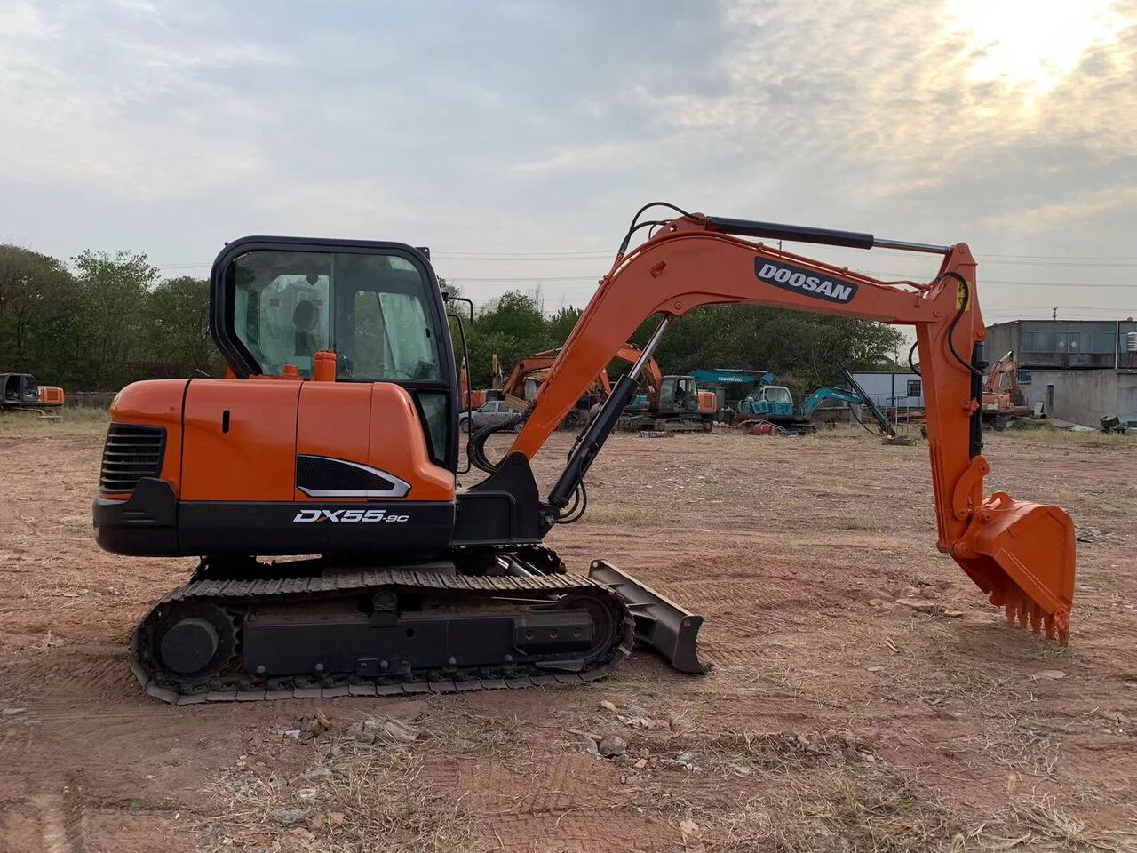 DOOSAN DX55 - Εκσκαφέας: φωτογραφία 4 DOOSAN DX55 - Εκσκαφέας: φωτογραφία 4