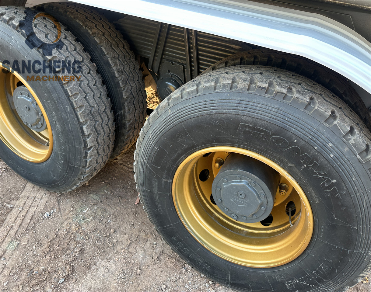 SINOTRUK HOWO 371 6x4 Water Tanker Truck - Φορτηγό βυτιοφόρο: φωτογραφία 5 SINOTRUK HOWO 371 6x4 Water Tanker Truck - Φορτηγό βυτιοφόρο: φωτογραφία 5