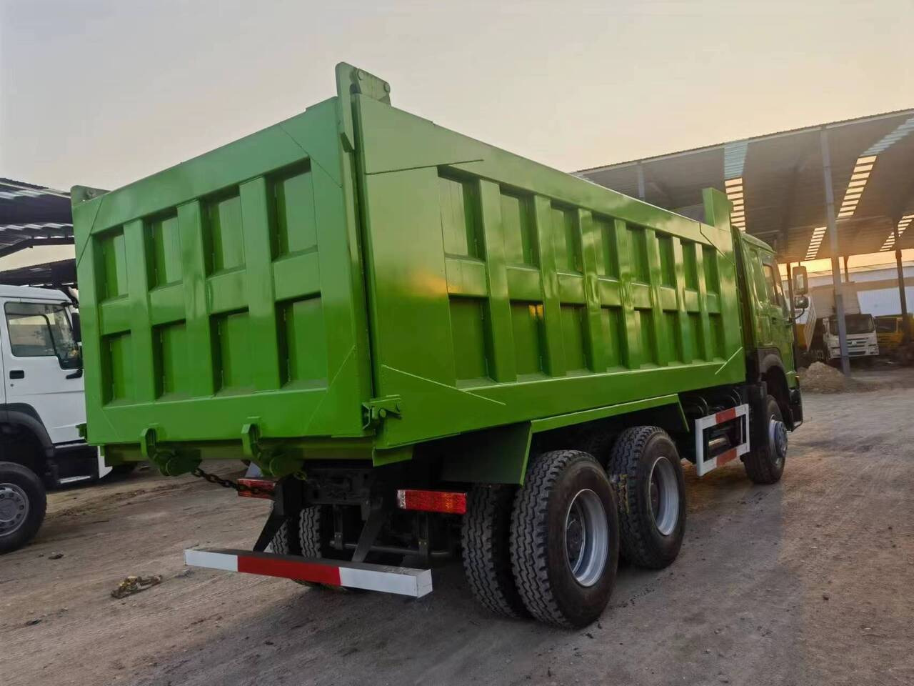 SINOTRUK HOWO 375 - Φορτηγό ανατρεπόμενο: φωτογραφία 5 SINOTRUK HOWO 375 - Φορτηγό ανατρεπόμενο: φωτογραφία 5