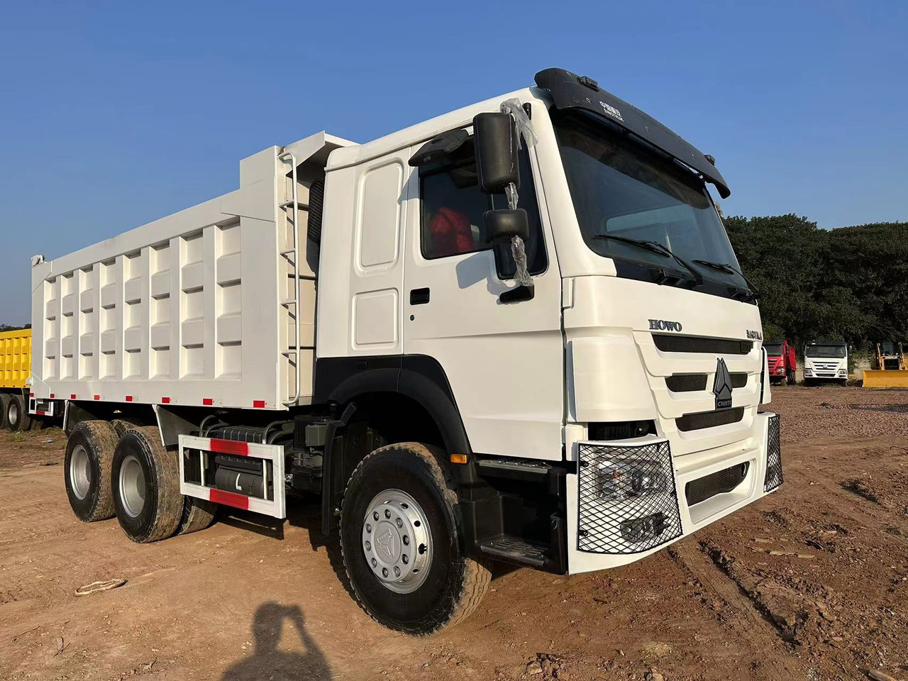 SINOTRUK HOWO HOWO 371 6x4 - Φορτηγό ανατρεπόμενο: φωτογραφία 1 SINOTRUK HOWO HOWO 371 6x4 - Φορτηγό ανατρεπόμενο: φωτογραφία 1