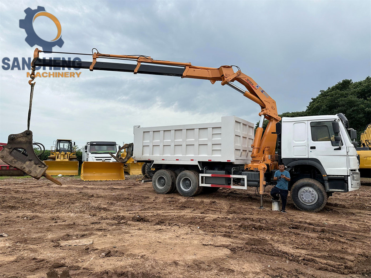 SINOTRUK Howo 371 6x4 crane truck - Φορτηγό με γερανό: φωτογραφία 5 SINOTRUK Howo 371 6x4 crane truck - Φορτηγό με γερανό: φωτογραφία 5