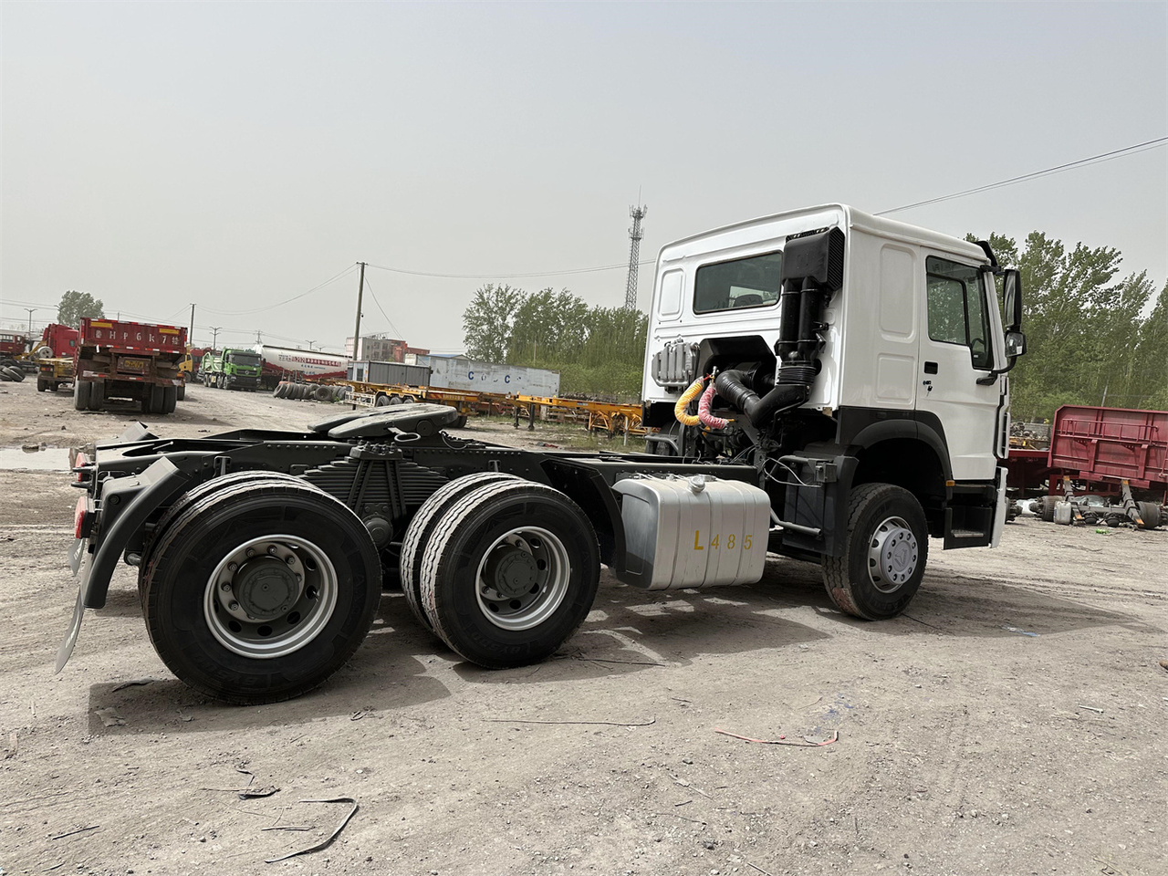 SINOTRUK Howo 371 Truck Head - Τράκτορας: φωτογραφία 2 SINOTRUK Howo 371 Truck Head - Τράκτορας: φωτογραφία 2