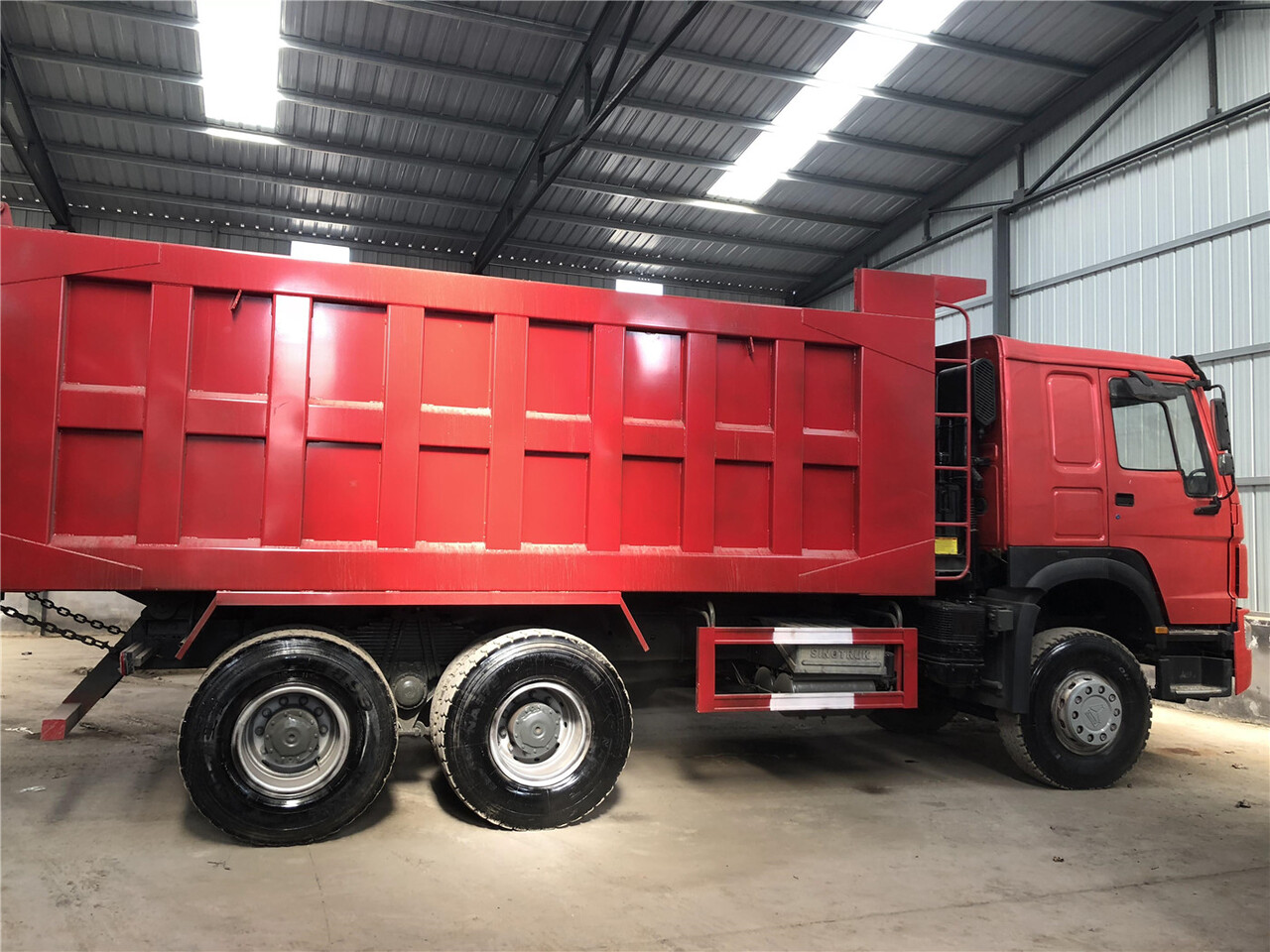 SINOTRUK Howo Dump truck 371 - Φορτηγό ανατρεπόμενο: φωτογραφία 2 SINOTRUK Howo Dump truck 371 - Φορτηγό ανατρεπόμενο: φωτογραφία 2