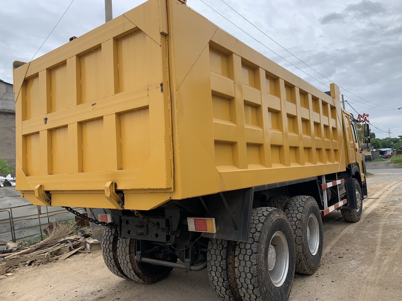 SINOTRUK Howo Dump truck 371 - Φορτηγό ανατρεπόμενο: φωτογραφία 2 SINOTRUK Howo Dump truck 371 - Φορτηγό ανατρεπόμενο: φωτογραφία 2