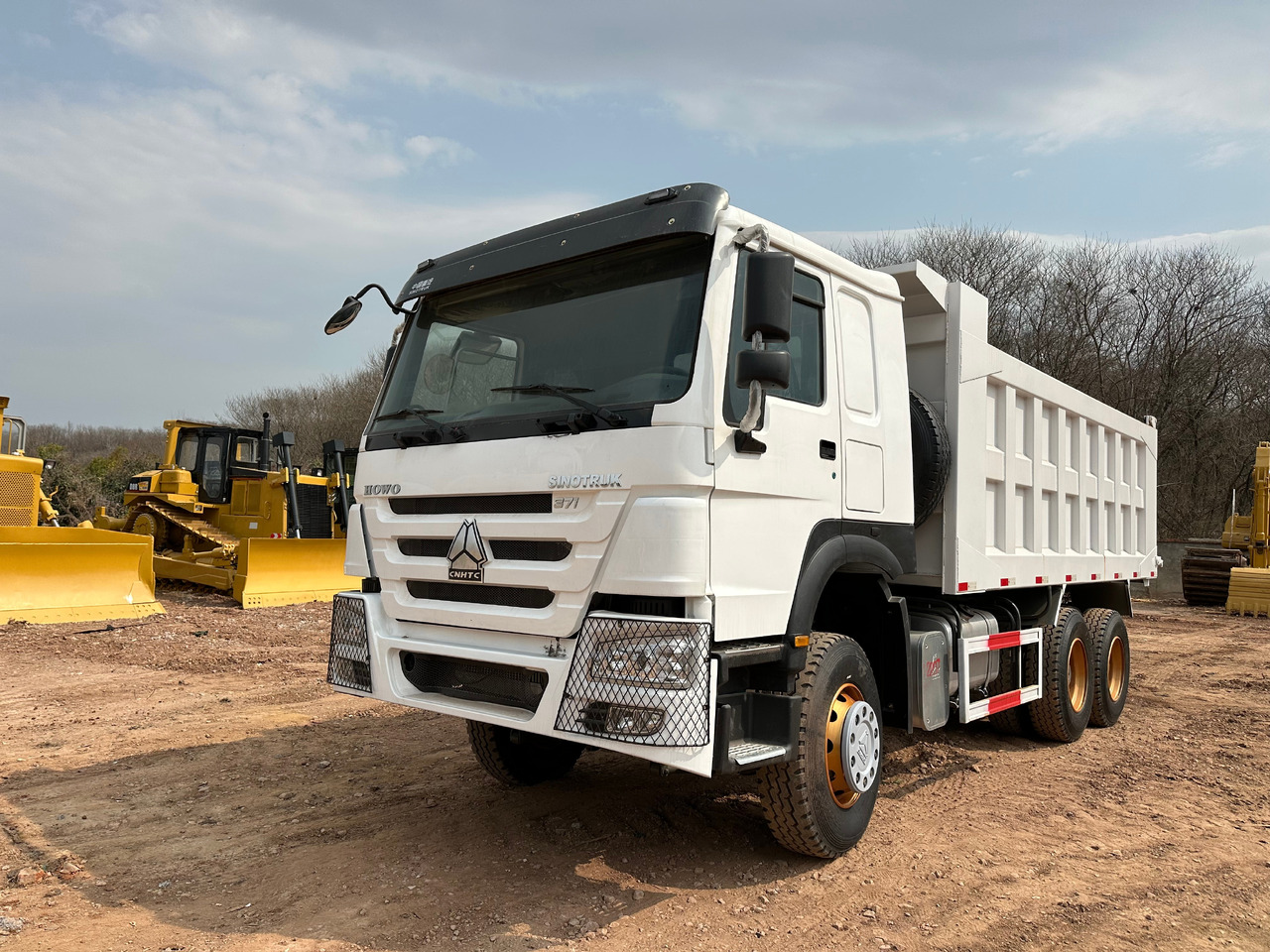 SINOTRUK Howo Dump truck 371 - Φορτηγό ανατρεπόμενο: φωτογραφία 4 SINOTRUK Howo Dump truck 371 - Φορτηγό ανατρεπόμενο: φωτογραφία 4