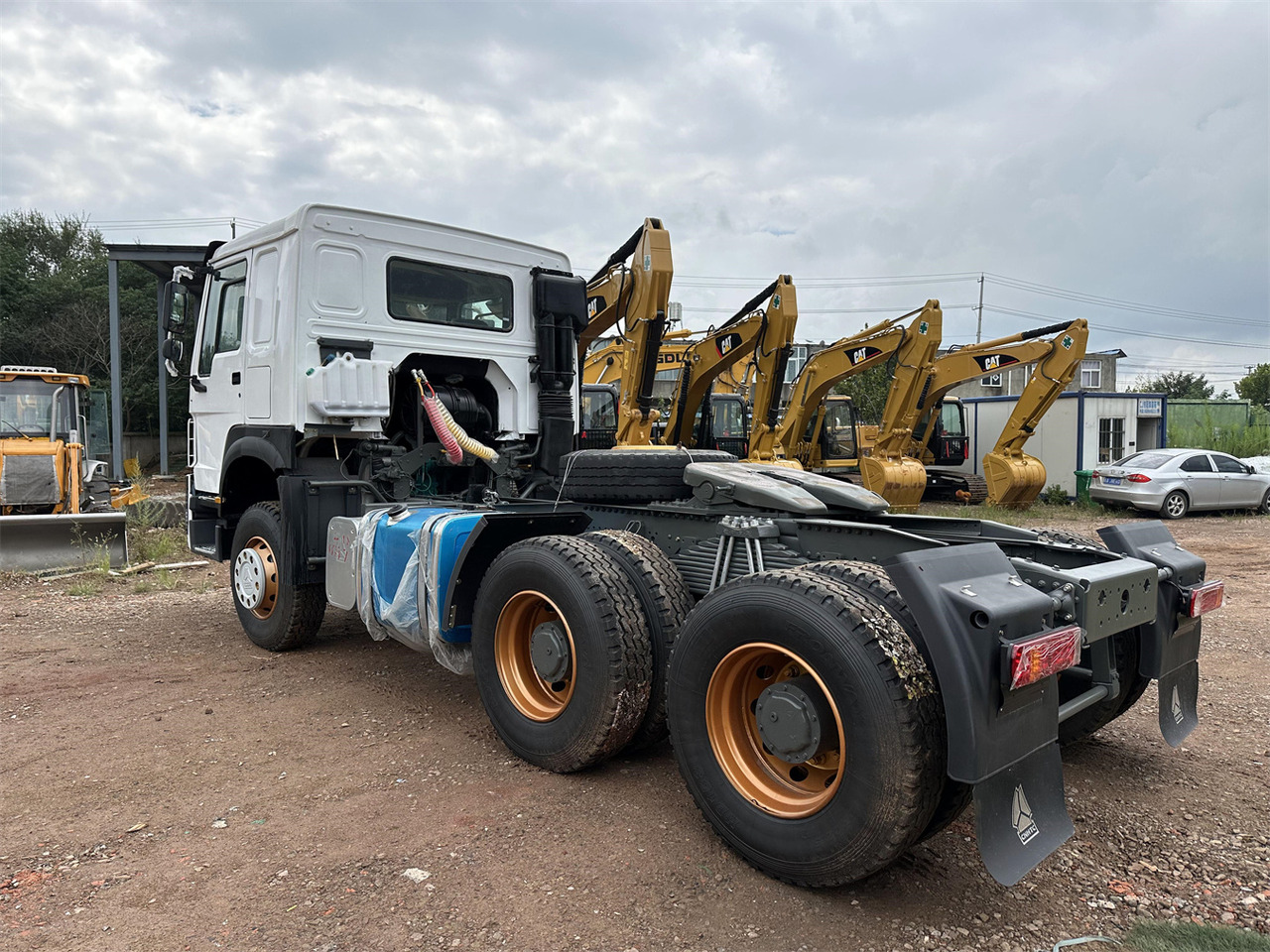 SINOTRUK Howo tractor unit 420hp - Τράκτορας: φωτογραφία 5 SINOTRUK Howo tractor unit 420hp - Τράκτορας: φωτογραφία 5