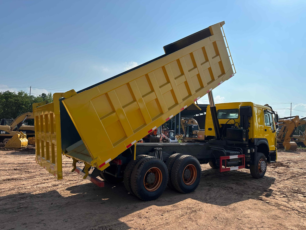 Sinotruk HOWO 400hp 6X4 - Φορτηγό ανατρεπόμενο: φωτογραφία 3 Sinotruk HOWO 400hp 6X4 - Φορτηγό ανατρεπόμενο: φωτογραφία 3