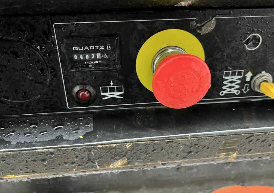 JLG 4045R - Ψαλιδωτό ανυψωτικό: φωτογραφία 5 JLG 4045R - Ψαλιδωτό ανυψωτικό: φωτογραφία 5