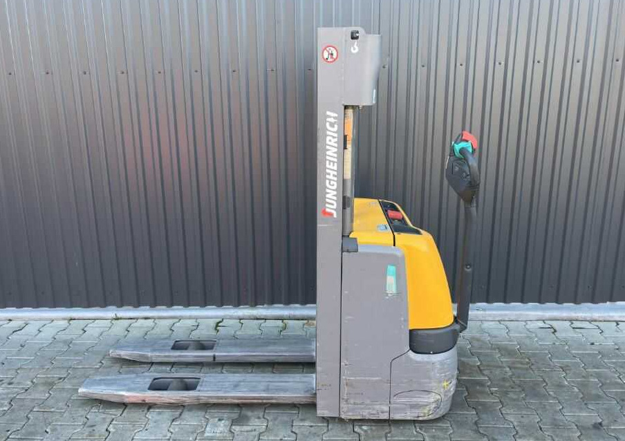 Jungheinrich EJC112 - Μηχάνημα στοίβαξης: φωτογραφία 2 Jungheinrich EJC112 - Μηχάνημα στοίβαξης: φωτογραφία 2