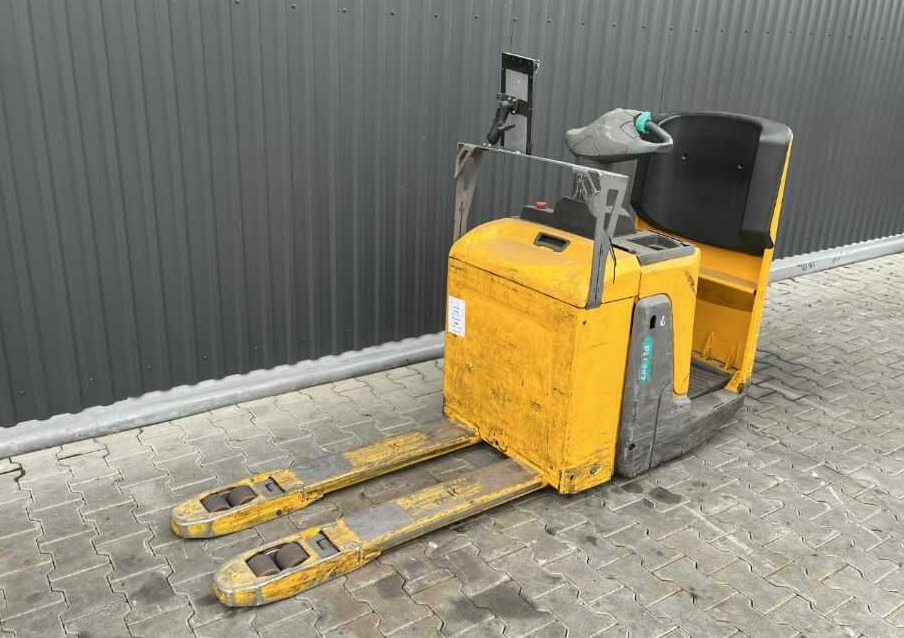 Jungheinrich ERE120 - Μηχάνημα στοίβαξης: φωτογραφία 1 Jungheinrich ERE120 - Μηχάνημα στοίβαξης: φωτογραφία 1