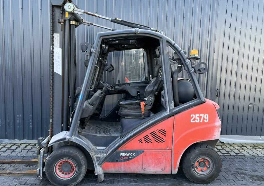 Linde H25T-02 - Υγραεριοκίνητο περονοφόρο: φωτογραφία 2 Linde H25T-02 - Υγραεριοκίνητο περονοφόρο: φωτογραφία 2
