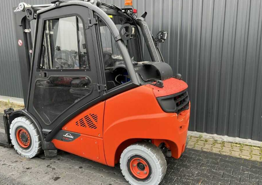 Linde H30T-02 - Υγραεριοκίνητο περονοφόρο: φωτογραφία 3 Linde H30T-02 - Υγραεριοκίνητο περονοφόρο: φωτογραφία 3