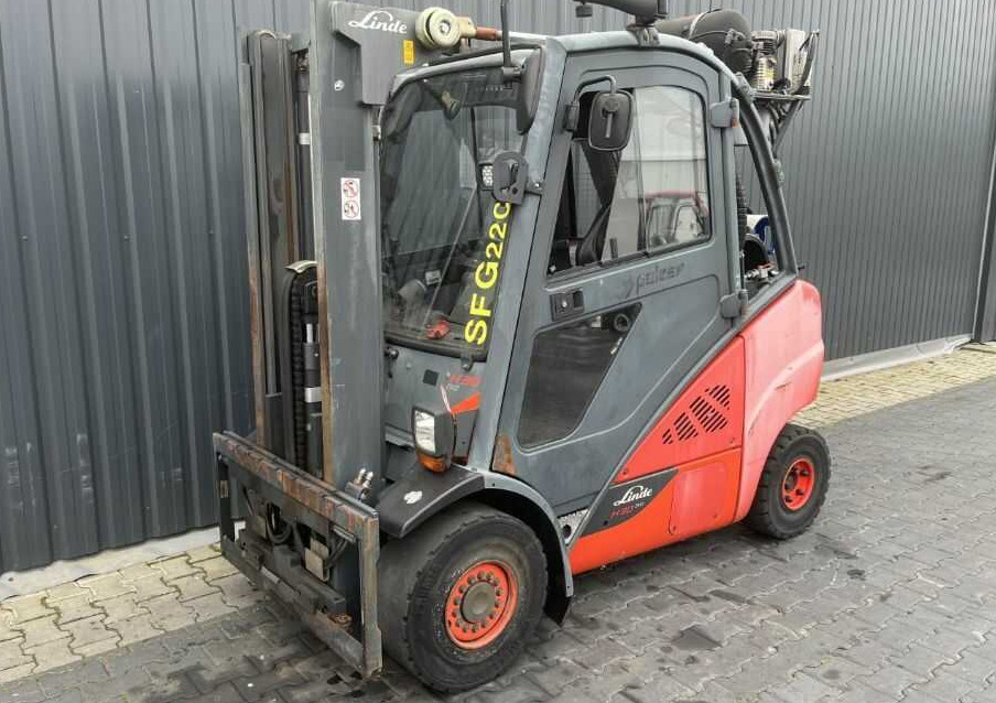 Linde H30T-02 - Υγραεριοκίνητο περονοφόρο: φωτογραφία 1 Linde H30T-02 - Υγραεριοκίνητο περονοφόρο: φωτογραφία 1