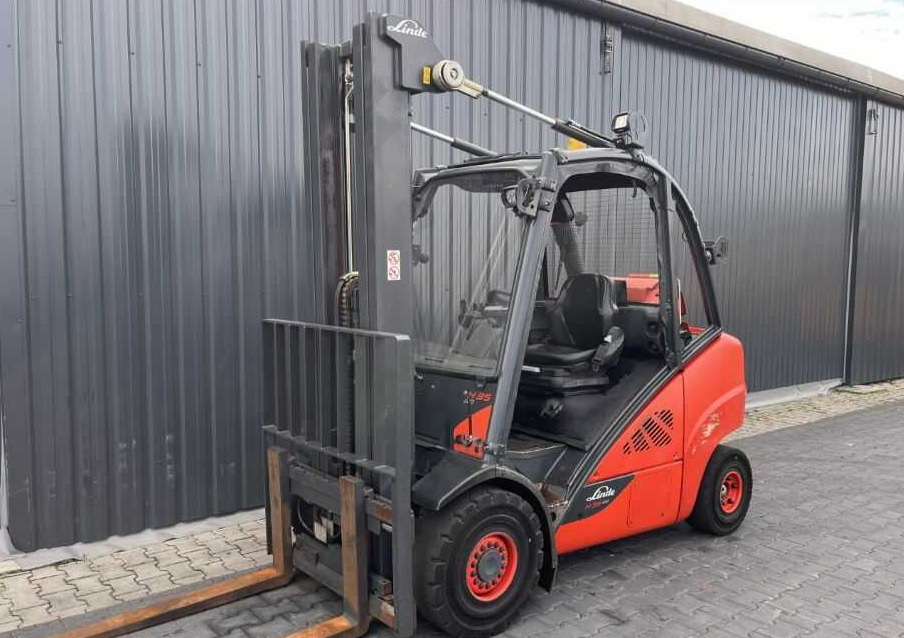 Linde H35T-02 - Υγραεριοκίνητο περονοφόρο: φωτογραφία 1 Linde H35T-02 - Υγραεριοκίνητο περονοφόρο: φωτογραφία 1