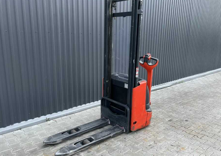 Linde L12 - Μηχάνημα στοίβαξης: φωτογραφία 4 Linde L12 - Μηχάνημα στοίβαξης: φωτογραφία 4