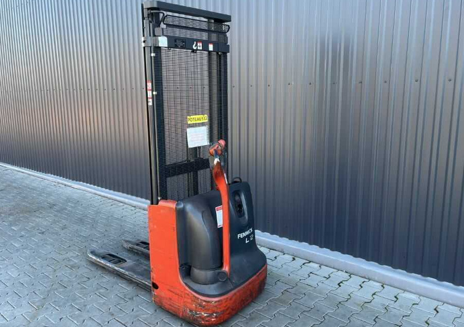 Linde L12 - Μηχάνημα στοίβαξης: φωτογραφία 3 Linde L12 - Μηχάνημα στοίβαξης: φωτογραφία 3
