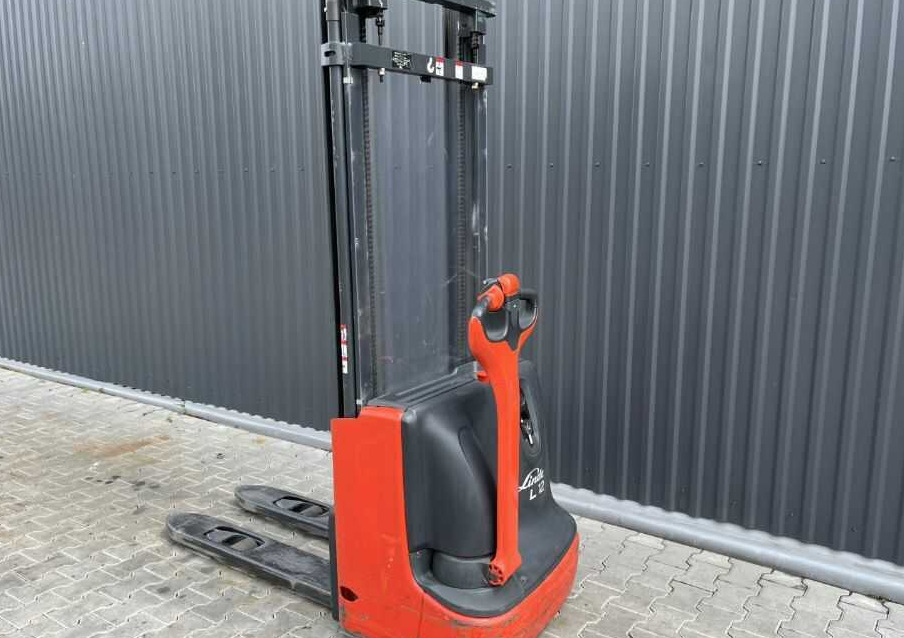 Linde L12 - Μηχάνημα στοίβαξης: φωτογραφία 1 Linde L12 - Μηχάνημα στοίβαξης: φωτογραφία 1