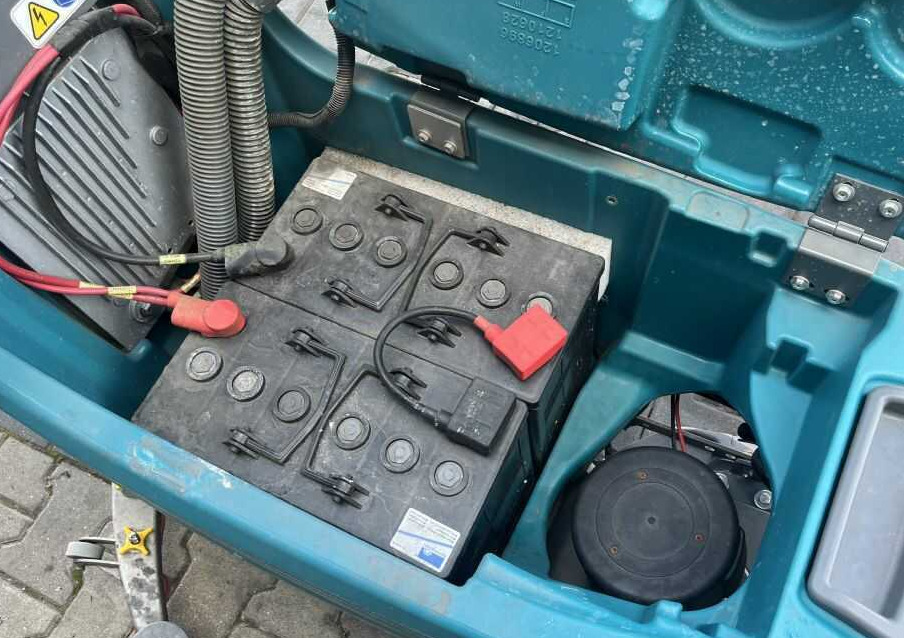 Tennant T300 - Μηχάνημα πλύσης-στέγνωσης: φωτογραφία 5 Tennant T300 - Μηχάνημα πλύσης-στέγνωσης: φωτογραφία 5