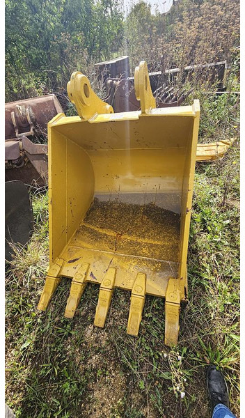 Komatsu PC200 - Κουβας: φωτογραφία 1 Komatsu PC200 - Κουβας: φωτογραφία 1