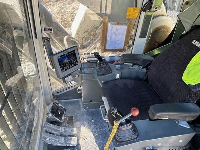 Liebherr R9100 - Εκσκαφέας: φωτογραφία 5 Liebherr R9100 - Εκσκαφέας: φωτογραφία 5