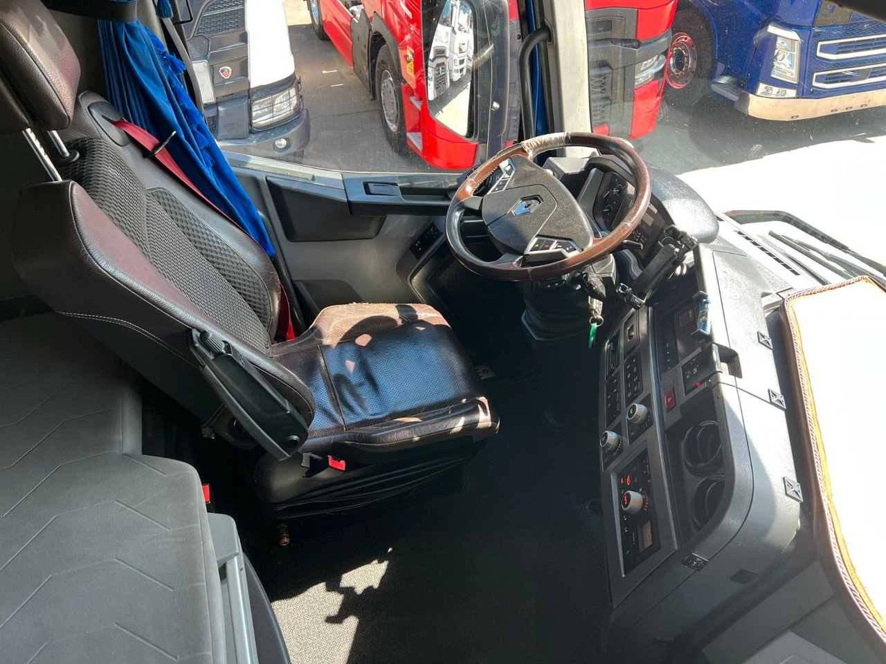 Τράκτορας Renault T 520 COMFORT * RETA* STANDKLIMA * LEDER * ALCOA: φωτογραφία 11