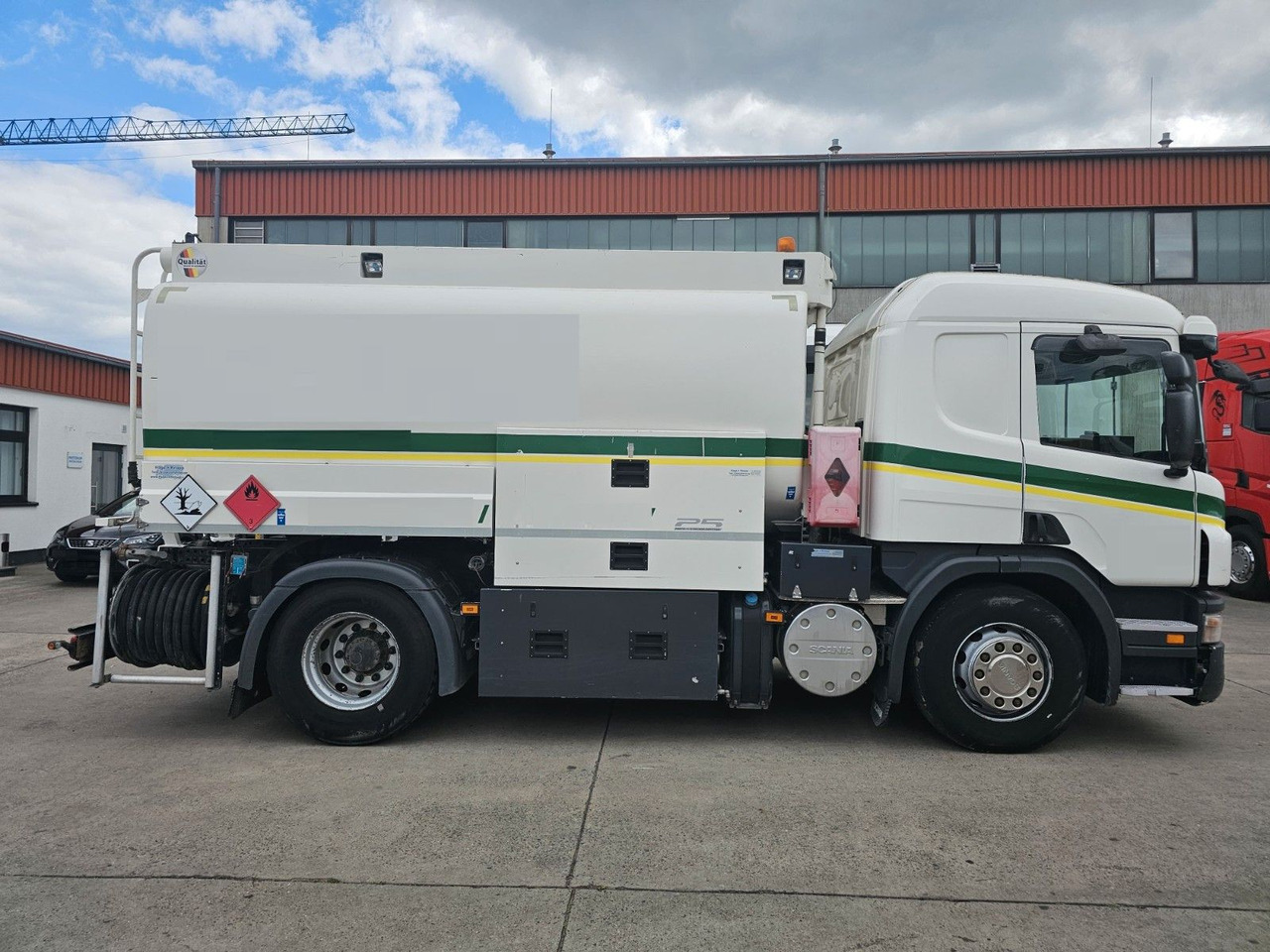 Scania P 360 * OBER/-UNTER * 3 KAMMER * BENZIN * - Φορτηγό βυτιοφόρο: φωτογραφία 4 Scania P 360 * OBER/-UNTER * 3 KAMMER * BENZIN * - Φορτηγό βυτιοφόρο: φωτογραφία 4