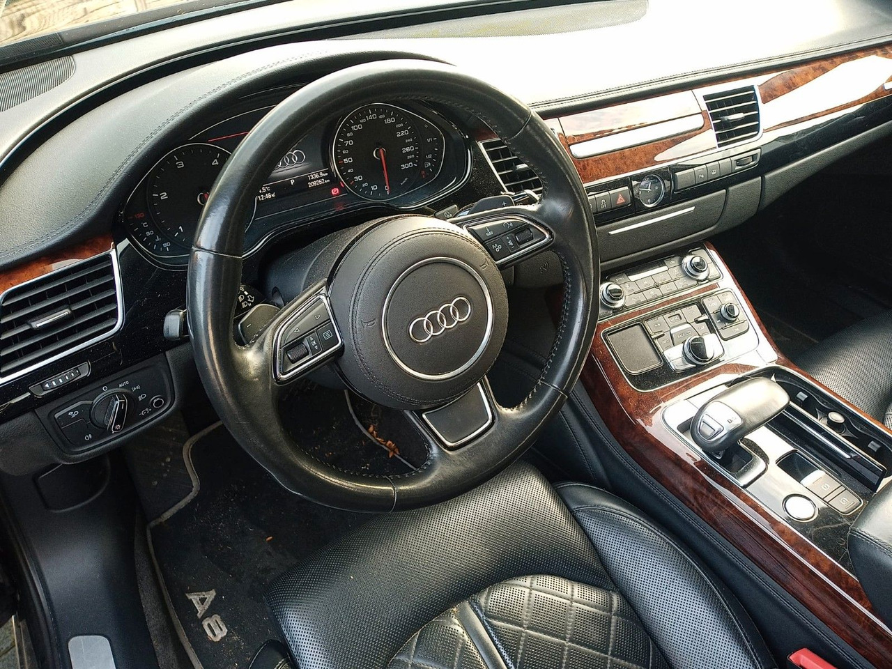 Λιμουζίνα/ Sedan Audi A8 4.2 TDI tiptronic quattro: φωτογραφία 6 Λιμουζίνα/ Sedan Audi A8 4.2 TDI tiptronic quattro: φωτογραφία 6