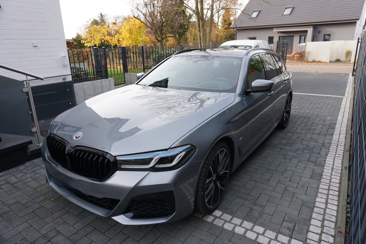 BMW 530 xDrive Touríng - Station wagon: φωτογραφία 1 BMW 530 xDrive Touríng - Station wagon: φωτογραφία 1