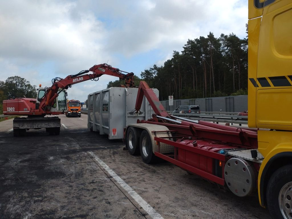 Scania R 730 Abroller voll Luft Scania R 730 Abroller voll Luft - Φορτηγό φόρτωσης γάντζου: φωτογραφία 2 Scania R 730 Abroller voll Luft Scania R 730 Abroller voll Luft - Φορτηγό φόρτωσης γάντζου: φωτογραφία 2