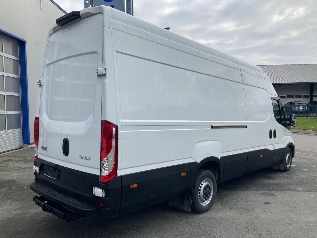 Iveco Daily 35S16V H3 Euro6 Klima AHK Navi ZV - Βαν: φωτογραφία 4 Iveco Daily 35S16V H3 Euro6 Klima AHK Navi ZV - Βαν: φωτογραφία 4