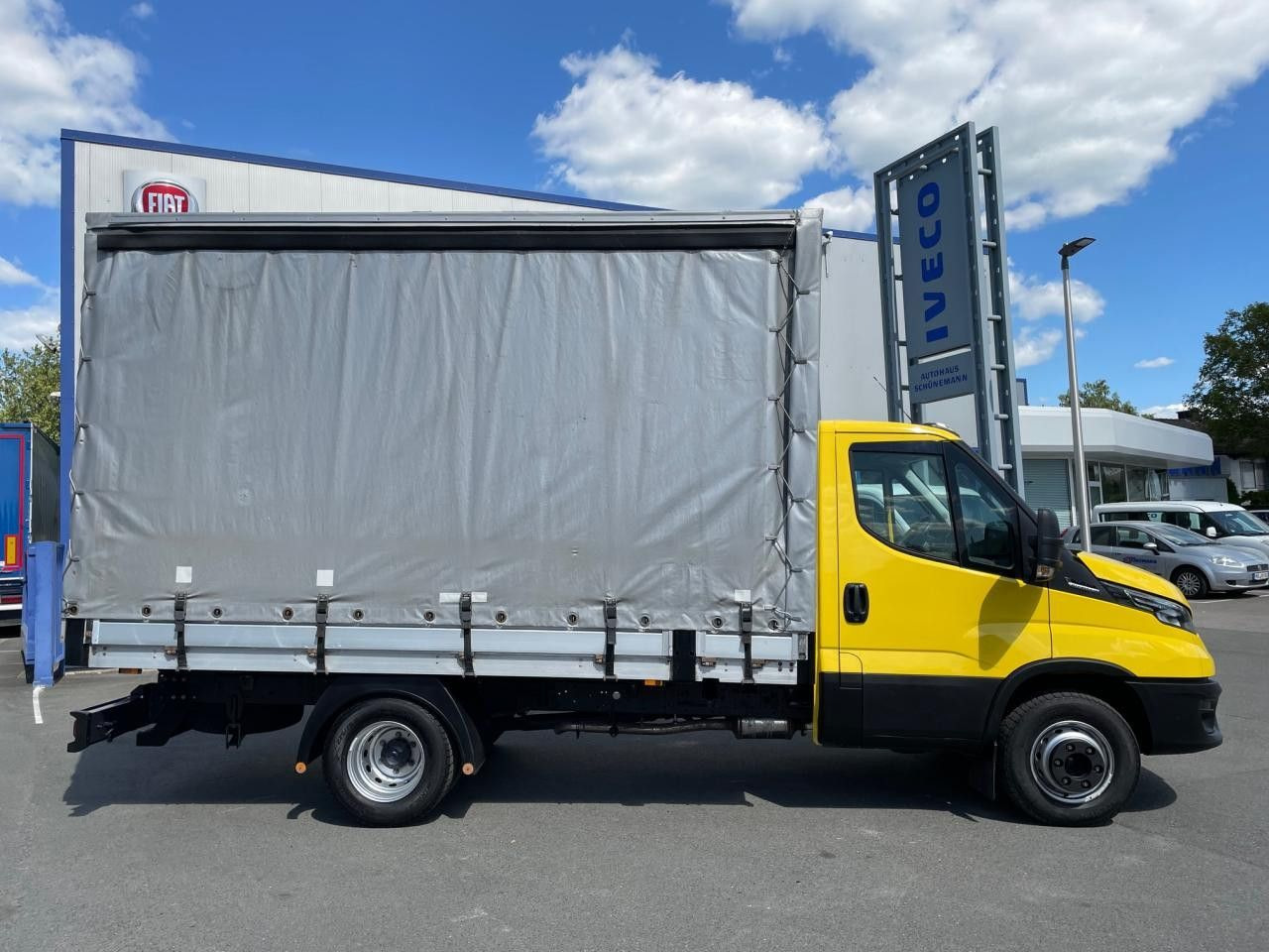 Iveco Daily 70C21HA8/P (72C) Euro6 Klima AHK Navi ZV - Επαγγελματικό αυτοκίνητο με μουσαμά: φωτογραφία 3 Iveco Daily 70C21HA8/P (72C) Euro6 Klima AHK Navi ZV - Επαγγελματικό αυτοκίνητο με μουσαμά: φωτογραφία 3