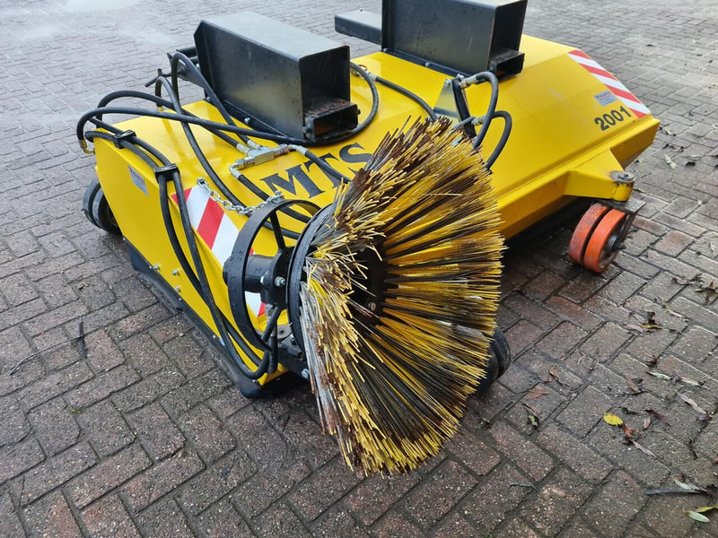 MTS bezem met lepel insteek - Σκούπα: φωτογραφία 5 MTS bezem met lepel insteek - Σκούπα: φωτογραφία 5