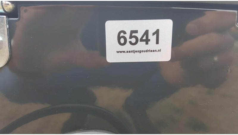 Onbekend - Προφυλακτήρας: φωτογραφία 2 Onbekend - Προφυλακτήρας: φωτογραφία 2