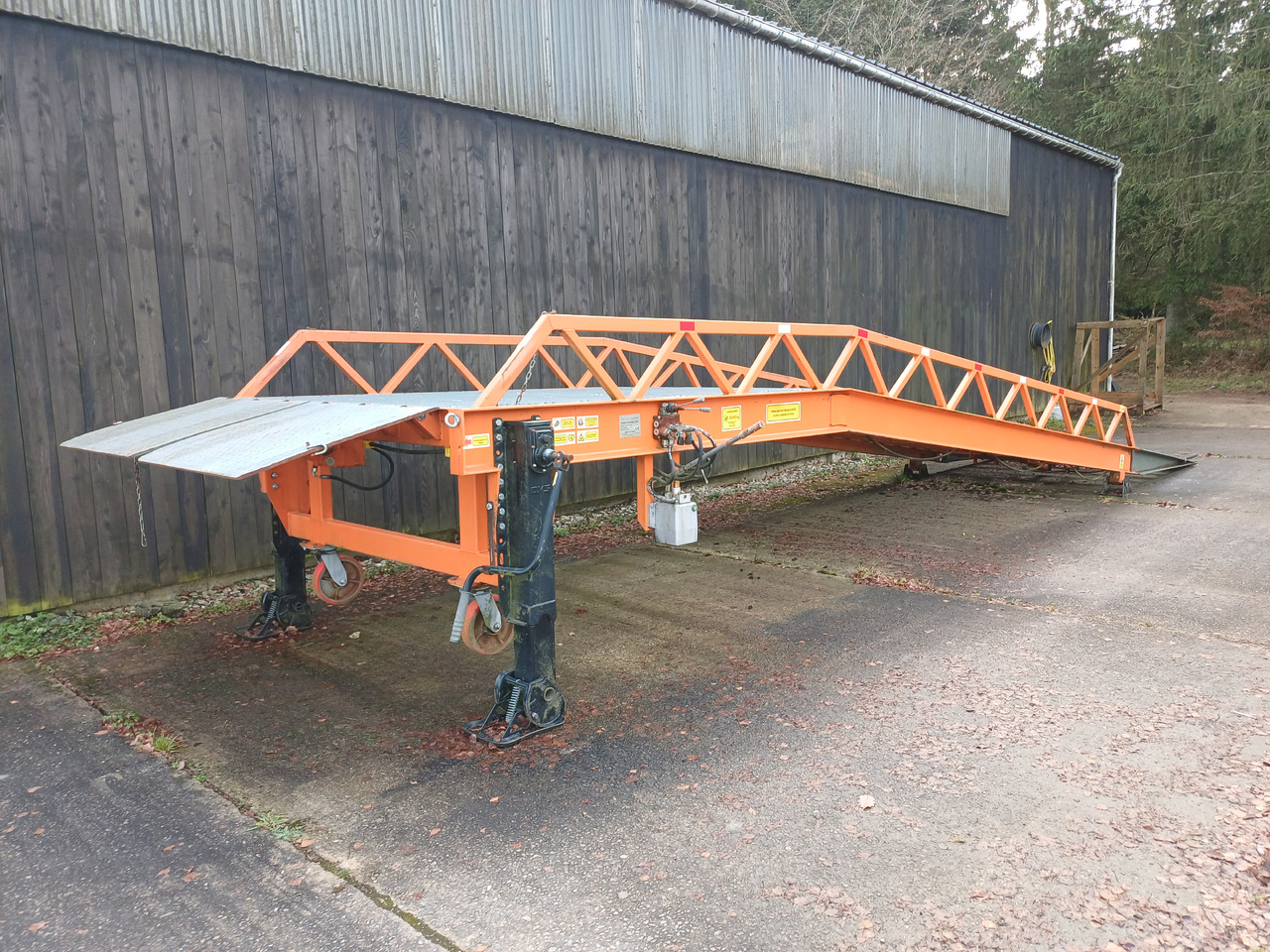 Saurus - Ράμπα φόρτωσης: φωτογραφία 1 Saurus - Ράμπα φόρτωσης: φωτογραφία 1