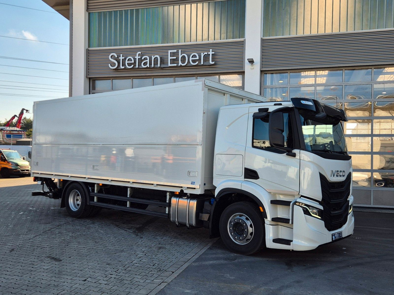 Iveco AT190S40/FP Böse Schwenkwand LBW AHK - Φορτηγό κόφα: φωτογραφία 4 Iveco AT190S40/FP Böse Schwenkwand LBW AHK - Φορτηγό κόφα: φωτογραφία 4