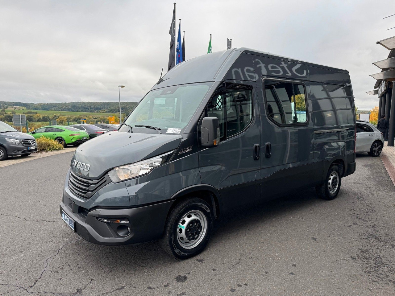 Iveco Daily 35S18HA8 3.0L *R3.520mm*AHK*2xSchiebetür* - Βαν: φωτογραφία 4 Iveco Daily 35S18HA8 3.0L *R3.520mm*AHK*2xSchiebetür* - Βαν: φωτογραφία 4