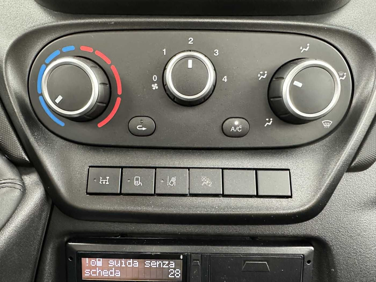 Όχημα με ανατρεπομενη καροτσα Iveco Daily 70C18H 3-S.-Kipper *R3.750mm*2xAHK*: φωτογραφία 15