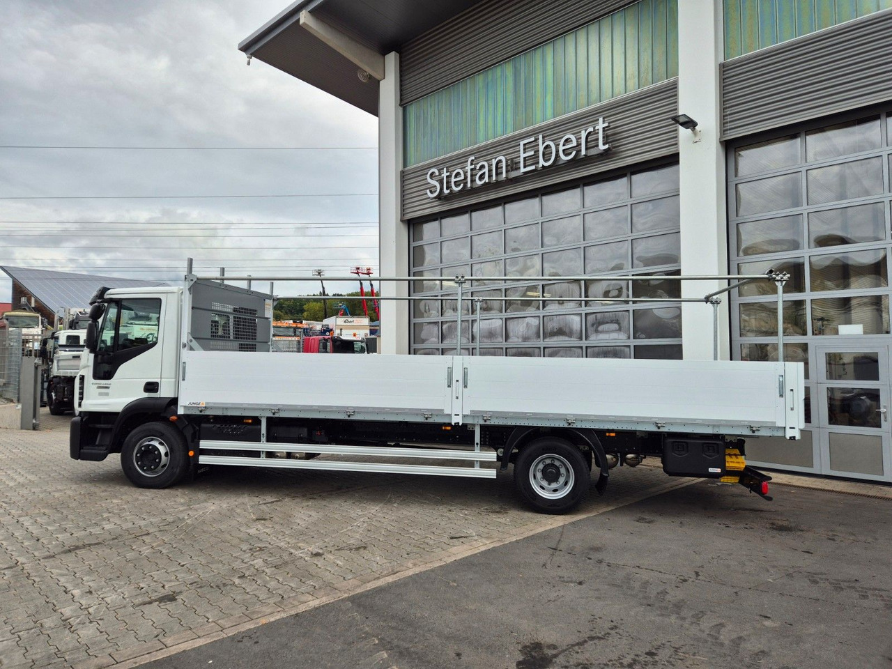 Iveco Eurocargo ML140E28/P Gerüstbau 3 Sitze AHK Klima - Φορτηγό με ανοιχτή καρότσα: φωτογραφία 5 Iveco Eurocargo ML140E28/P Gerüstbau 3 Sitze AHK Klima - Φορτηγό με ανοιχτή καρότσα: φωτογραφία 5