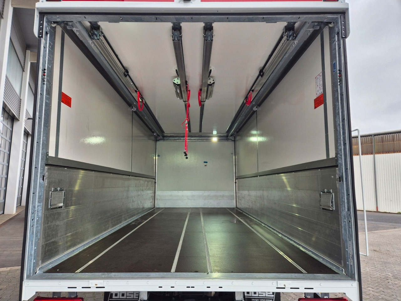 Φορτηγό για τη μεταφορά ποτών Iveco Eurocargo ML160E28/FP Böse Schwenkwand LBW 2xAHK: φωτογραφία 35