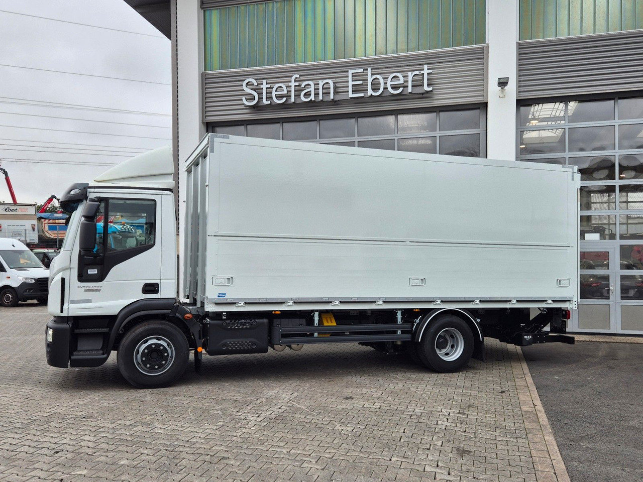 Iveco Eurocargo ML160E28/FP Böse Schwenkwand LBW 2xAHK - Φορτηγό για τη μεταφορά ποτών: φωτογραφία 5 Iveco Eurocargo ML160E28/FP Böse Schwenkwand LBW 2xAHK - Φορτηγό για τη μεταφορά ποτών: φωτογραφία 5