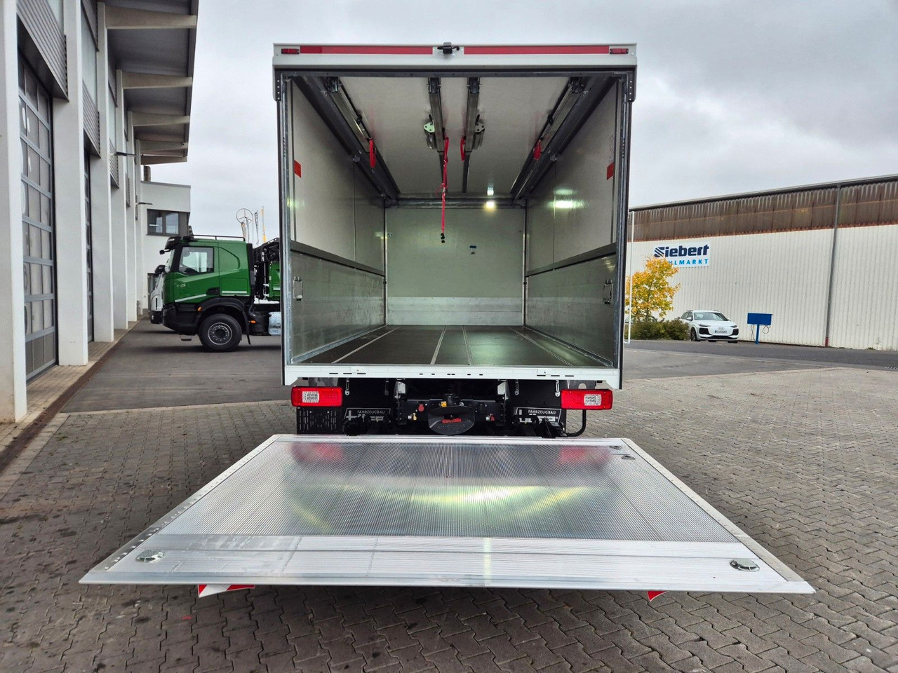 Φορτηγό για τη μεταφορά ποτών Iveco Eurocargo ML160E28/FP Böse Schwenkwand LBW 2xAHK: φωτογραφία 13